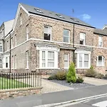 Bluebridge Walk Luxury Apartment